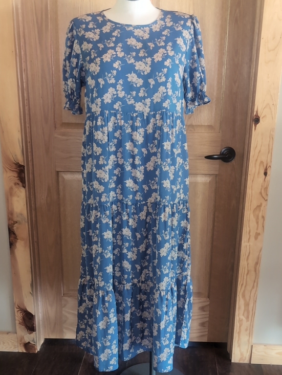 PrettyGarden Dresses & Skirts - NWT Sz XL Pretty Garden Blue Floral Tiered Midi Dress